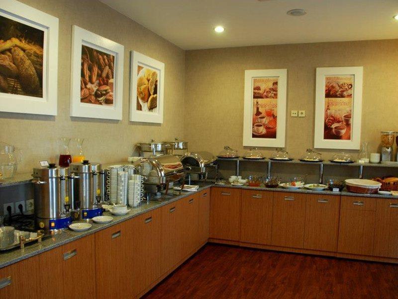 Hotel Kordon Alsancak 3*