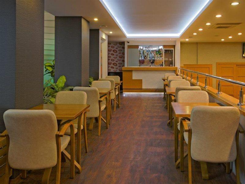 Hotel Kordon Alsancak 3*